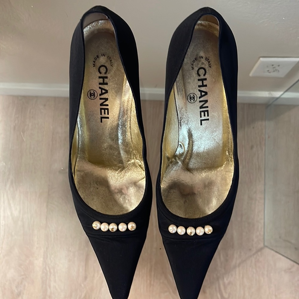 CHANEL Pearl Pointed-toe Heels